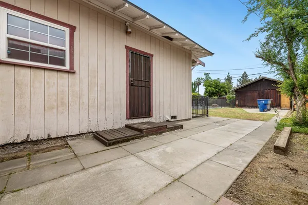 $314,500 | 3153 East Kerckhoff Avenue, Fresno, CA 93702