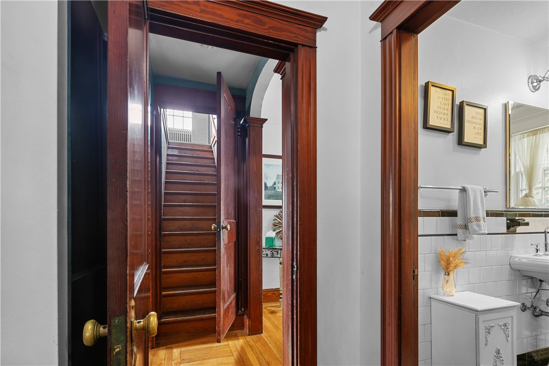 47 Admiral Kalbfus Road Newport, RI 02840 - Photo 10 of 41