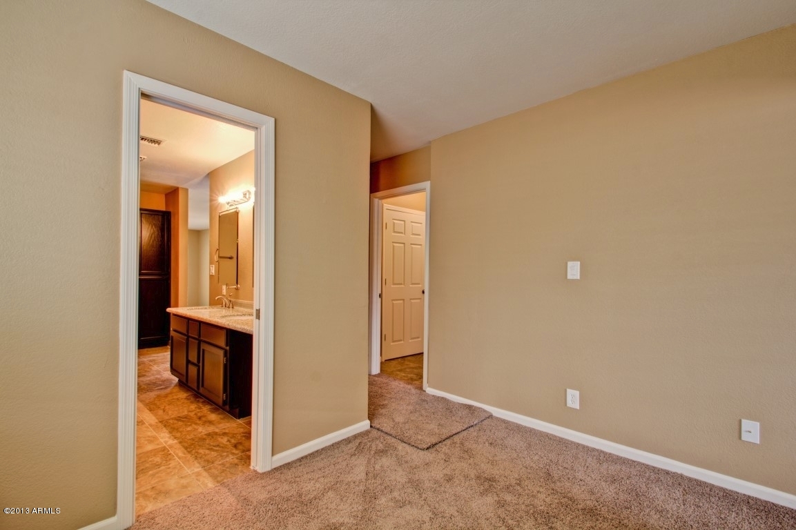 230 East Silver Creek Road Gilbert, AZ 85296 - Photo 22 of 47 Silver Creek (22)