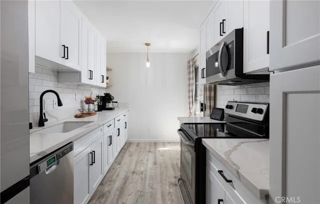 $595,000 | 12200 Montecito Road, Unit D104, Seal Beach, CA 90740