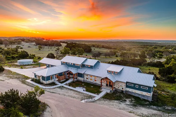 $2,200,000 | 554 Seven Falls Drive, Fredericksburg, TX 78624