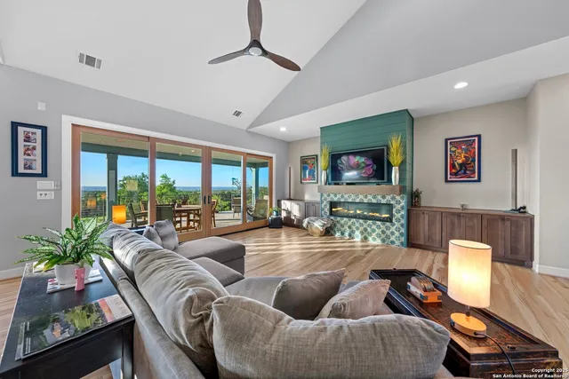 $2,200,000 | 554 Seven Falls Drive, Fredericksburg, TX 78624