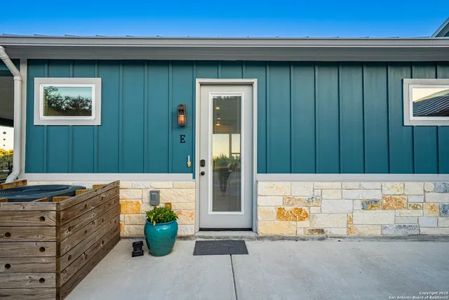 $2,200,000 | 554 Seven Falls Drive, Fredericksburg, TX 78624