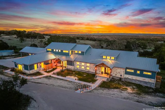 $2,200,000 | 554 Seven Falls Drive, Fredericksburg, TX 78624
