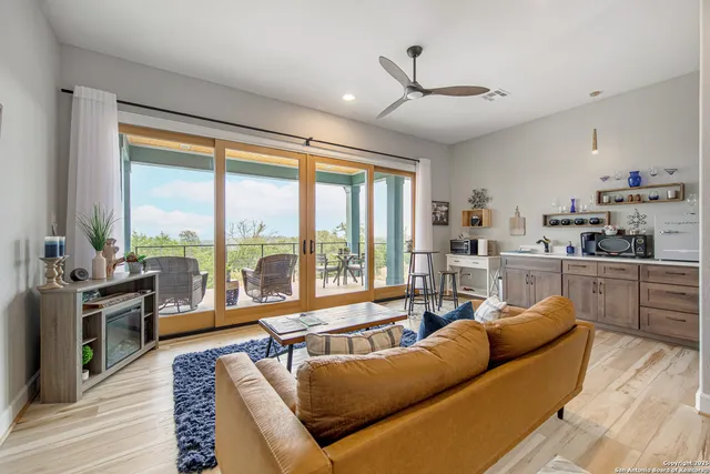 $2,200,000 | 554 Seven Falls Drive, Fredericksburg, TX 78624