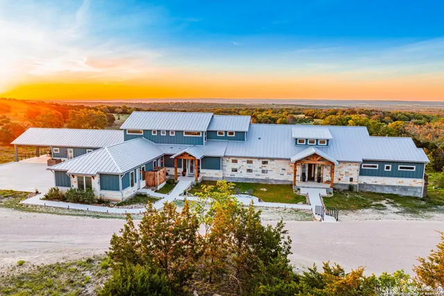 $2,200,000 | 554 Seven Falls Drive, Fredericksburg, TX 78624