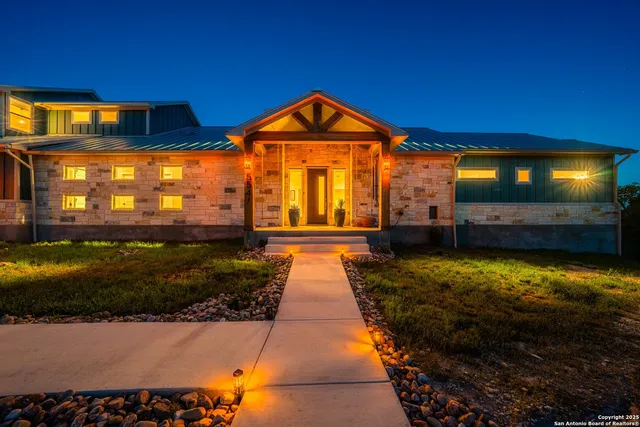 $2,200,000 | 554 Seven Falls Drive, Fredericksburg, TX 78624