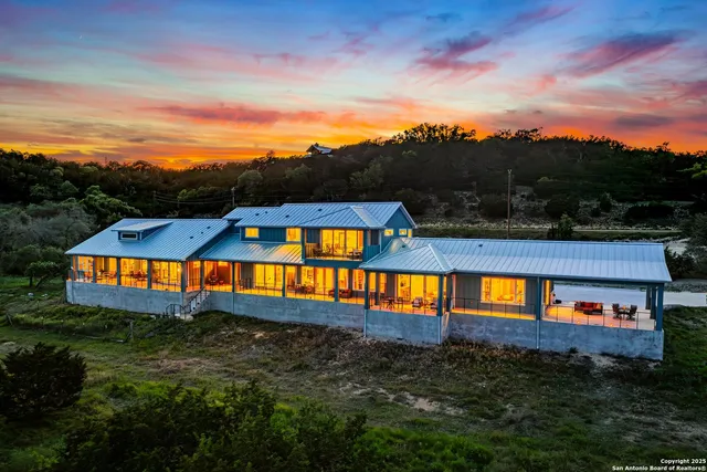 $2,200,000 | 554 Seven Falls Drive, Fredericksburg, TX 78624