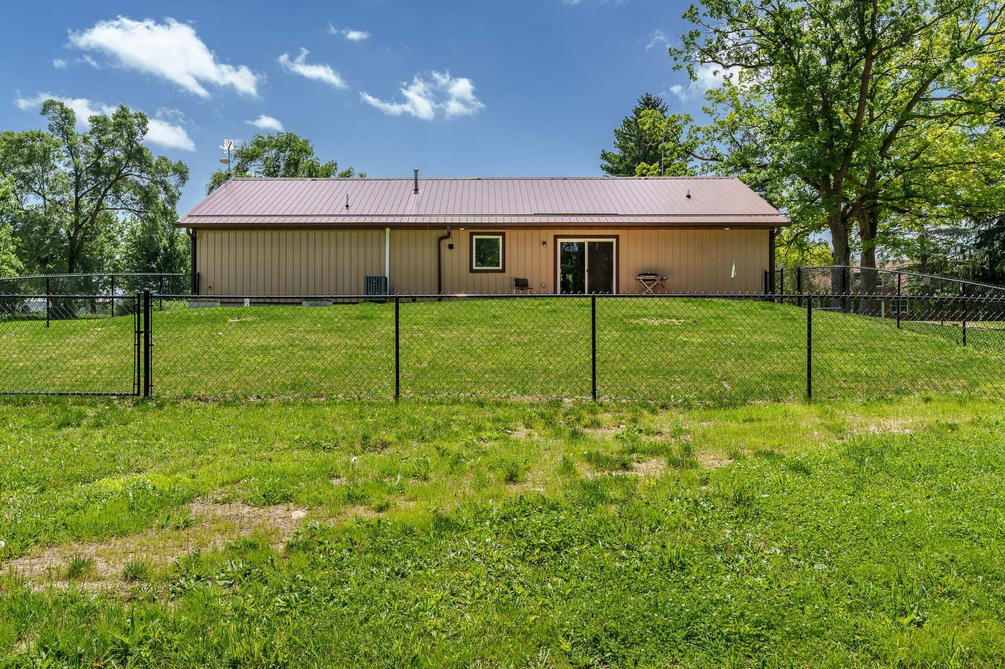 2137 West Creedy Road Beloit, WI 53511 - Photo 25 of 57