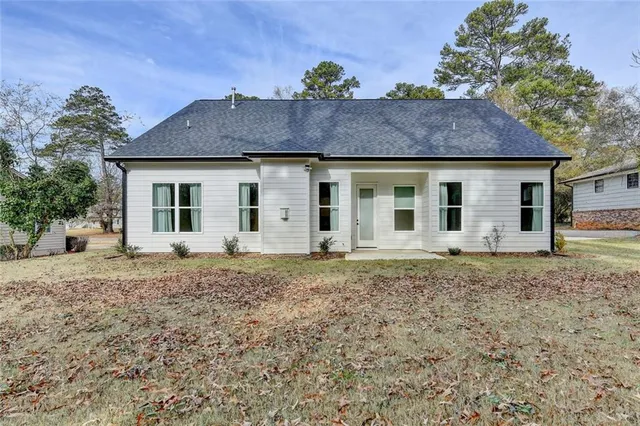 $2,800 | 1329 Davis Street, Sugar Hill, GA 30518