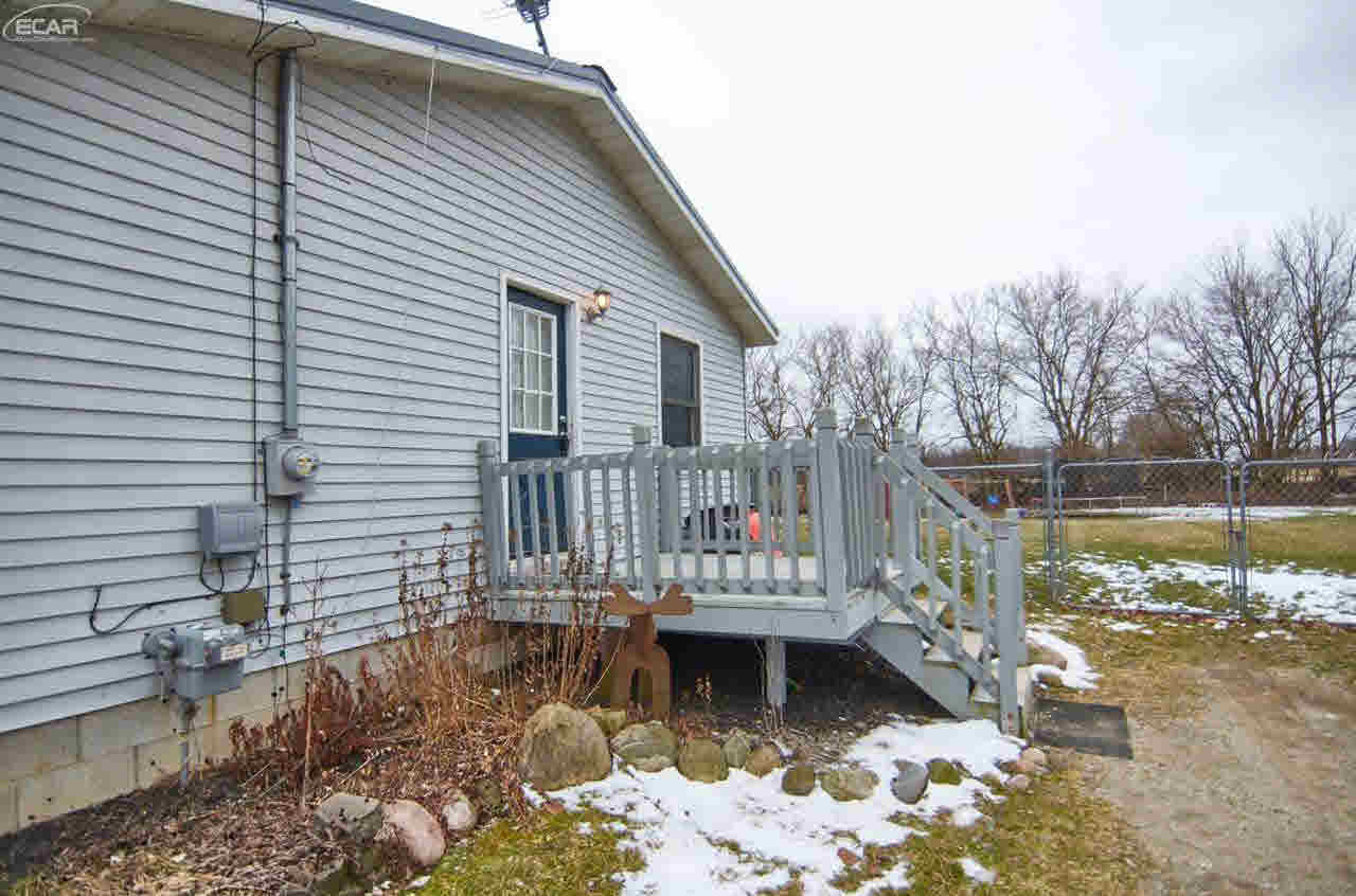 9394 East Coldwater Road Davison, MI 48423 - Photo 34 of 38 21259775-34.JPG