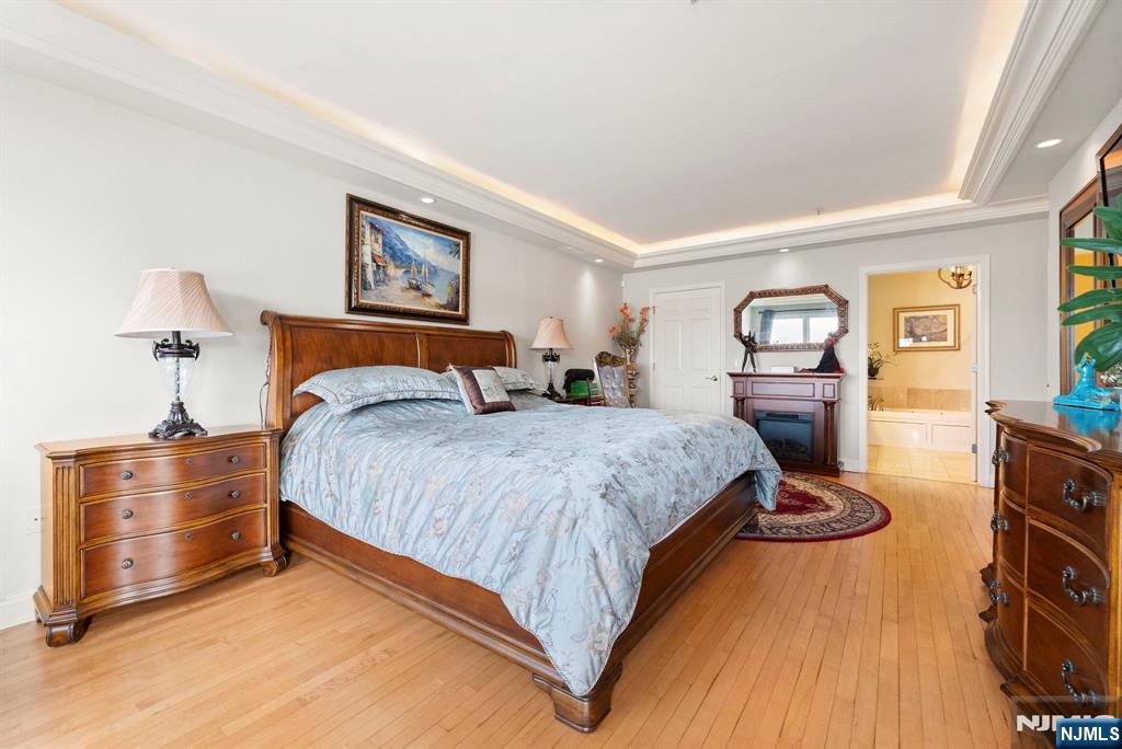 108 The Promenade, Unit 108 Edgewater, NJ 07020 - Photo 21 of 49