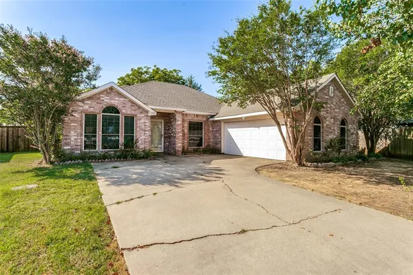 $300,000 | 5312 Paulie Drive, Denton, TX 76208