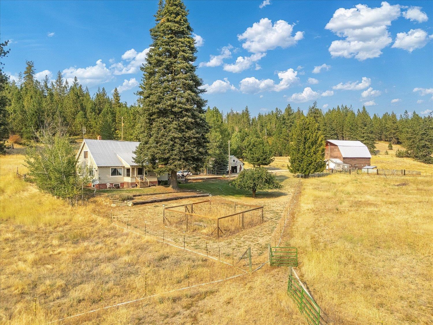 8410 West Valley Road Clayton, WA 99110 - Photo 37 of 45