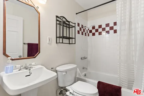 $1,579,000 | 8512 Belford Avenue, Los Angeles, CA 90045