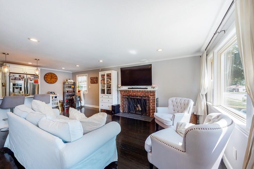 12 Wennerberg Road Middleton, MA 01949 - Photo 4 of 28 Gallery Image 4