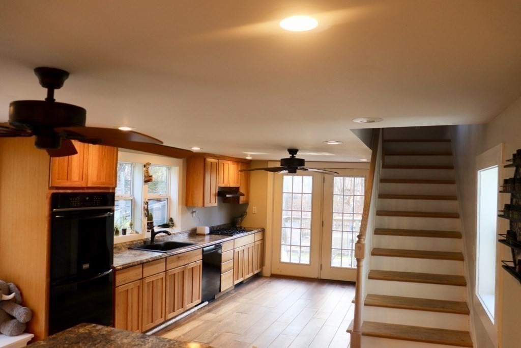 47 Brookline Street Townsend, MA 01469 - Photo 4 of 41