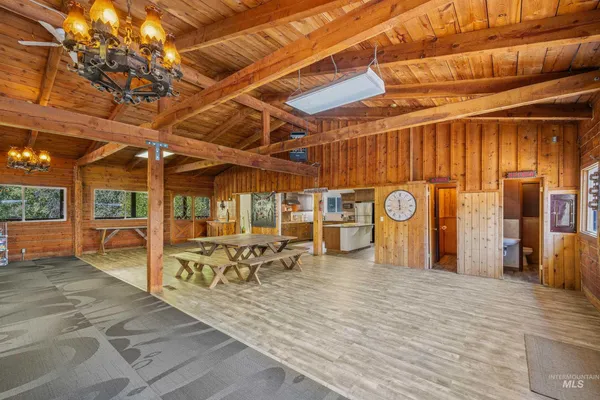 $1,600,000 | 192 East Shingle Creek Road, Riggins, ID 83549