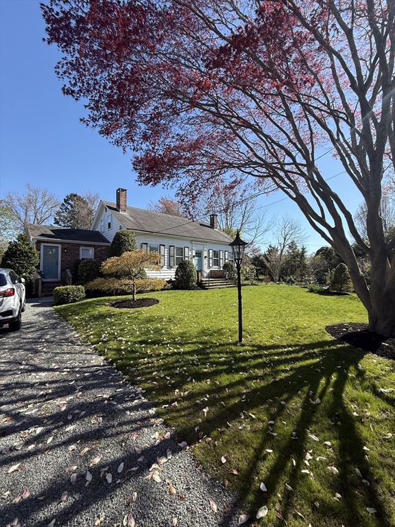 148 Russells Mills Road Dartmouth, MA 02748 - Photo 2 of 23