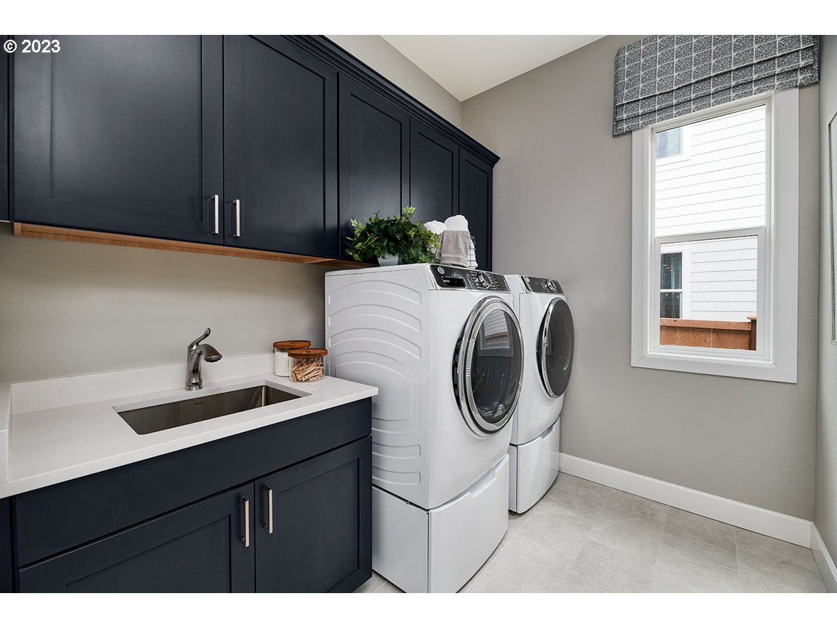 Northeast Singer Lane Estacada, OR 97023 - Photo 5 of 12 Laundry