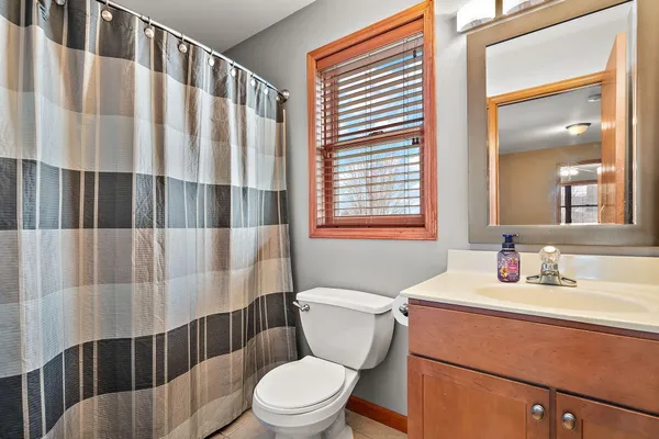 $459,900 | 412 Chessington Drive, Crown Point, IN 46307