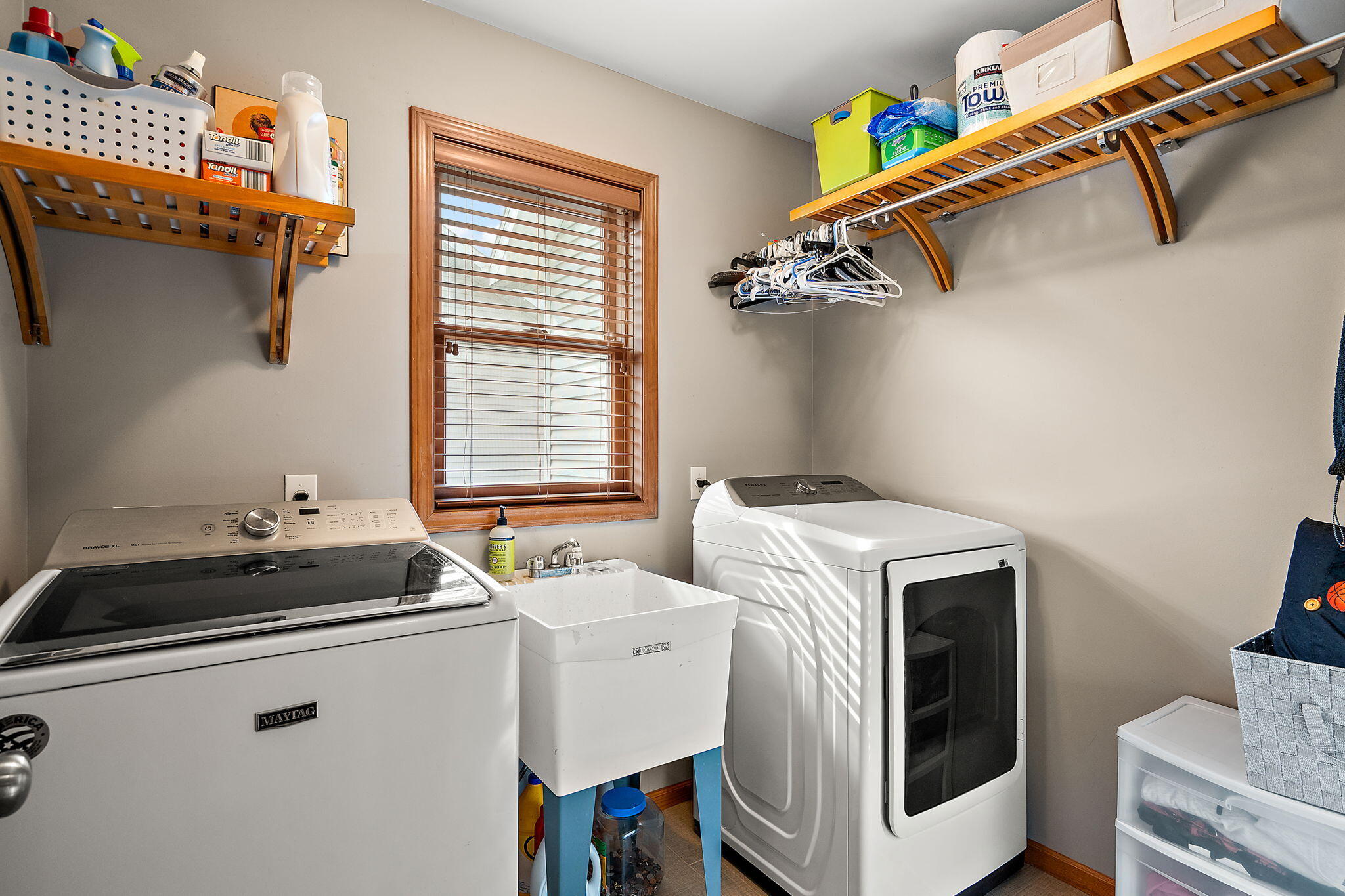 412 Chessington Drive Crown Point, IN 46307 - Photo 23 of 30 a utility room with dryer and washer