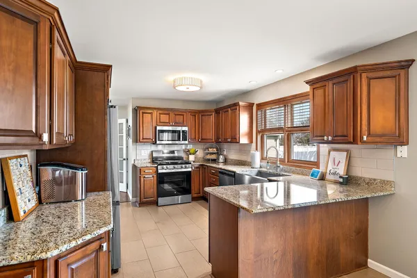 $459,900 | 412 Chessington Drive, Crown Point, IN 46307