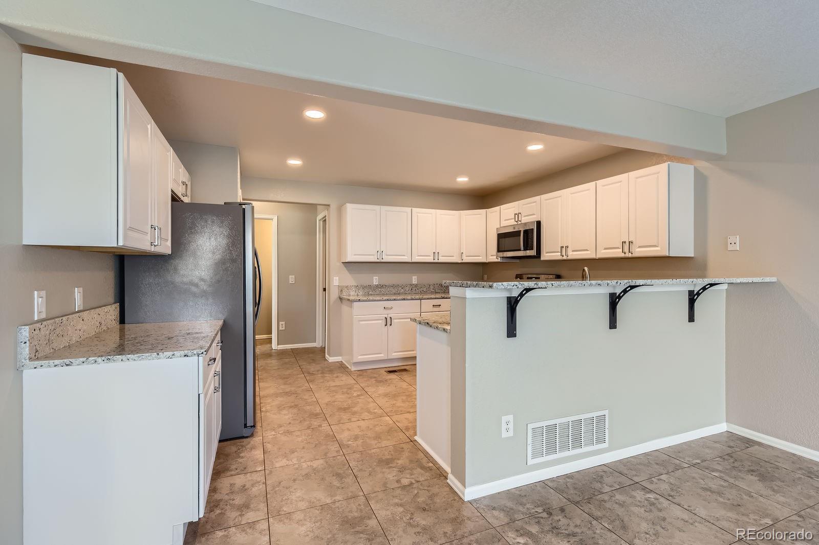 2229 Hyacinth Road Highlands Ranch, CO 80129 - Photo 10 of 38 Gallery Image 10