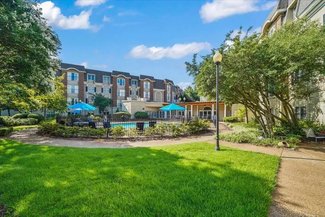 $1,800 | 5400 Park Avenue, Unit 303, Memphis, TN 38119