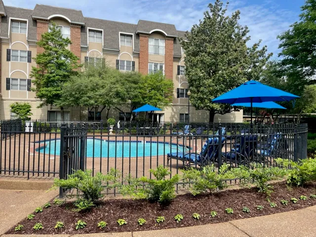 $1,800 | 5400 Park Avenue, Unit 303, Memphis, TN 38119