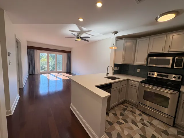 $1,800 | 5400 Park Avenue, Unit 303, Memphis, TN 38119