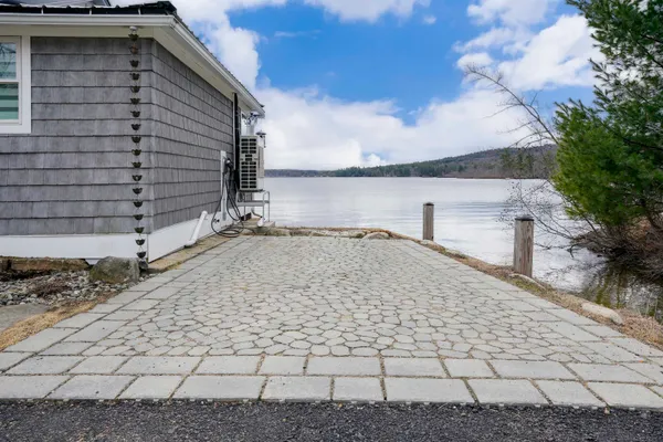 $1,134,900 | 174-175 Lakeshore Drive, Franklin, NH 03235