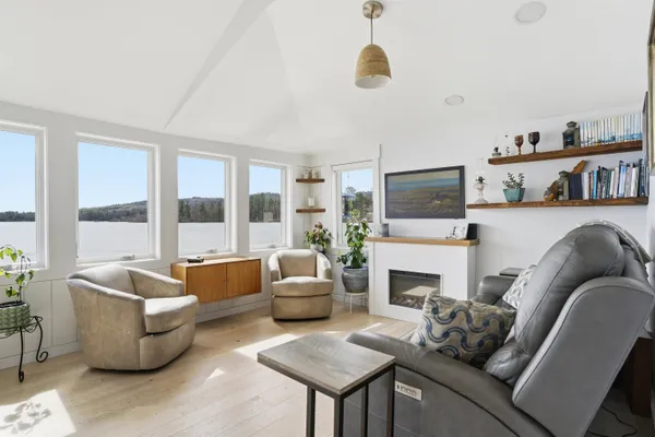 $1,134,900 | 174-175 Lakeshore Drive, Franklin, NH 03235