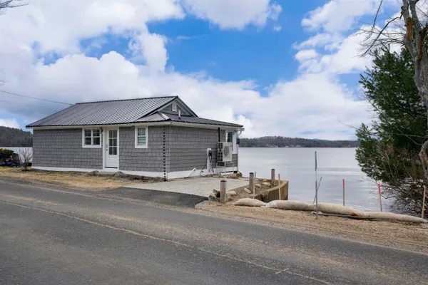 $1,134,900 | 174-175 Lakeshore Drive, Franklin, NH 03235