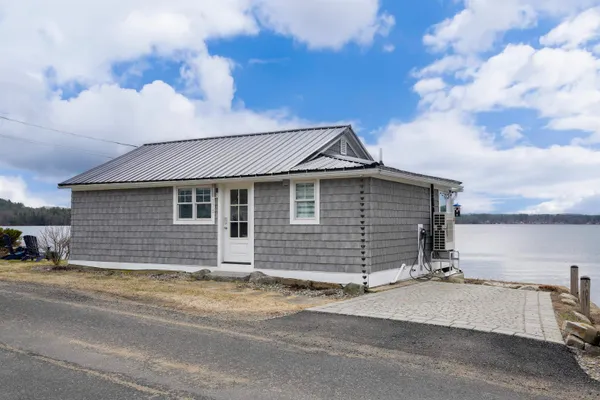 $1,134,900 | 174-175 Lakeshore Drive, Franklin, NH 03235
