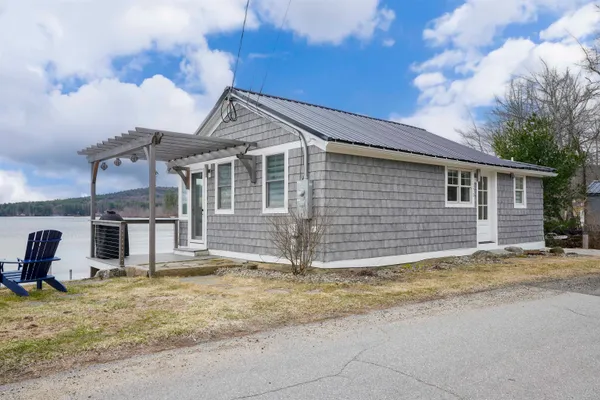 $1,134,900 | 174-175 Lakeshore Drive, Franklin, NH 03235