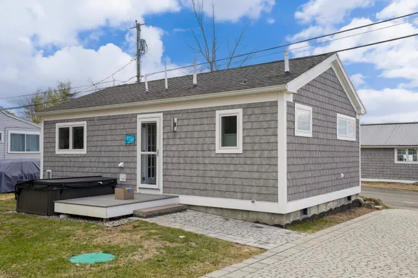 $1,134,900 | 174-175 Lakeshore Drive, Franklin, NH 03235