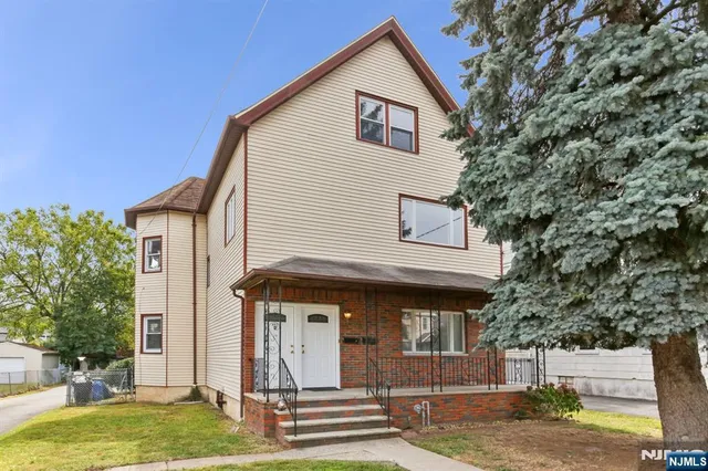 $849,000 | 200 Montgomery Street, Bloomfield, NJ 07003