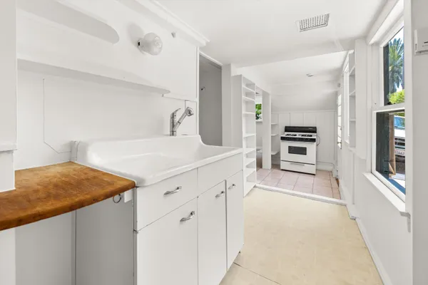 $2,395,000 | 513 East Pedregosa Street, Santa Barbara, CA 93103