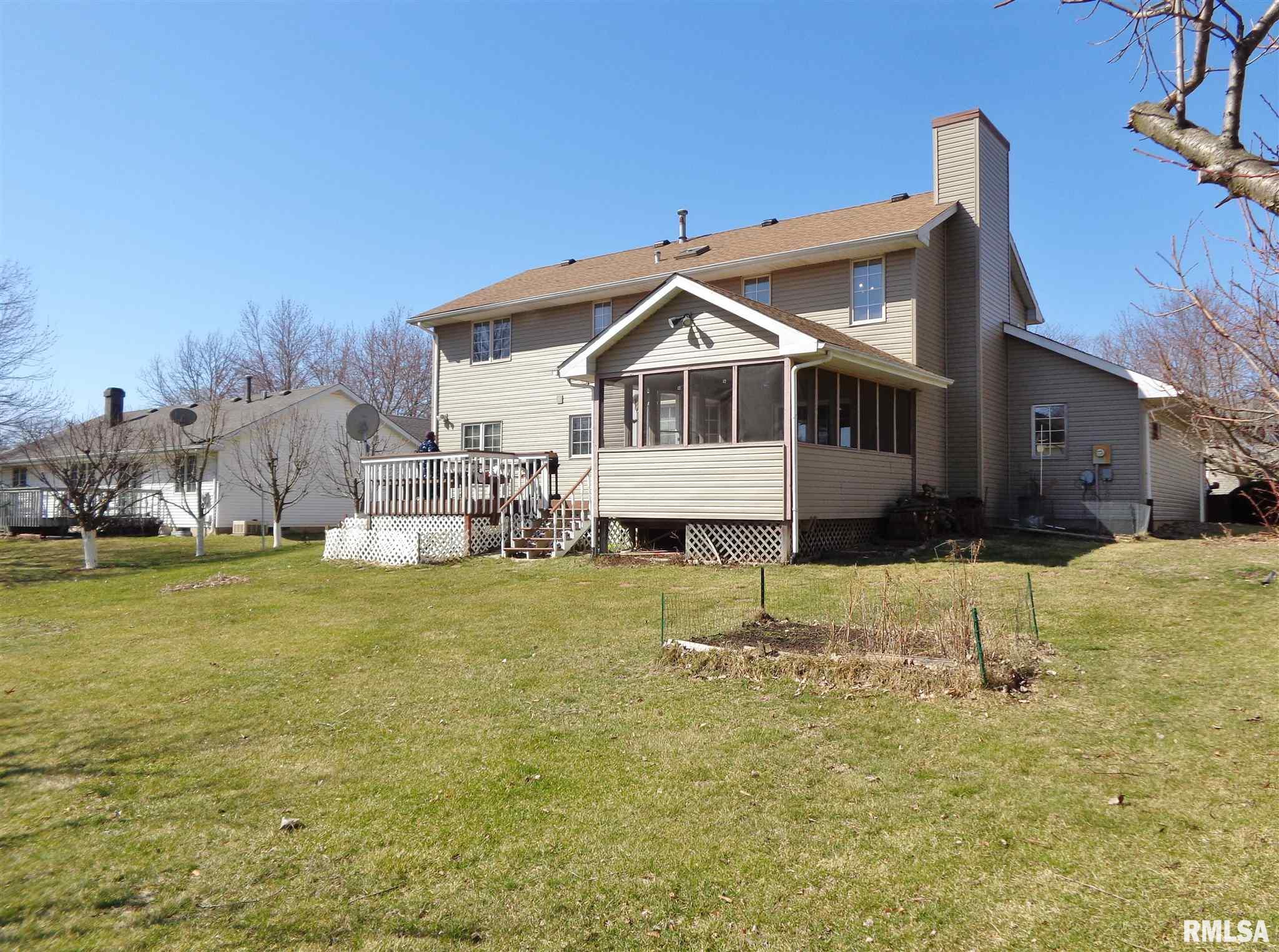 6502 North Camelot Road Peoria, IL 61615 - Photo 10 of 49 Gallery Image 10