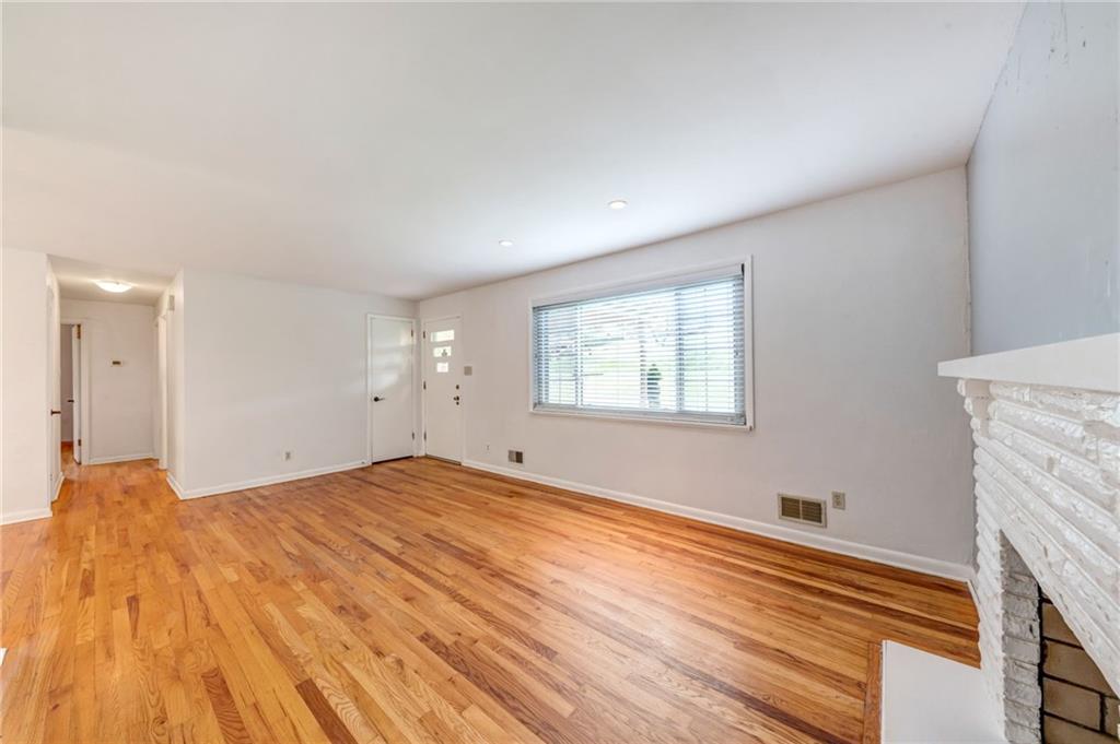 73 Bellview Circle McKees Rocks, PA 15136 - Photo 4 of 32 Gallery Image 4
