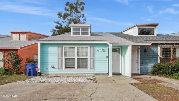 $2,100 | 3415 West 19th Street, Unit 6, Panama City, FL 32405
