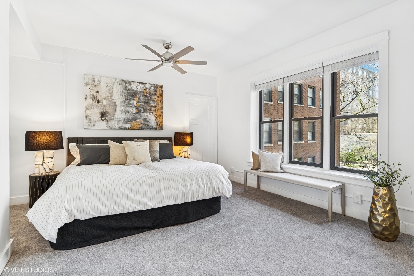725 West Sheridan Road, Unit 302 Chicago, IL 60613 - Photo 11 of 21 Gallery Image 11