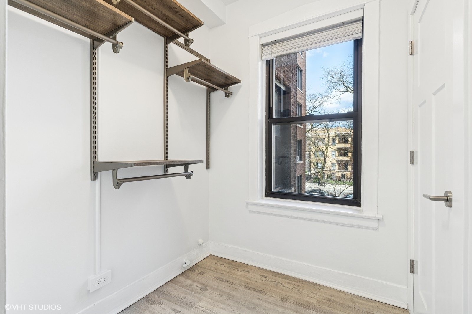 725 West Sheridan Road, Unit 302 Chicago, IL 60613 - Photo 15 of 21 Gallery Image 15