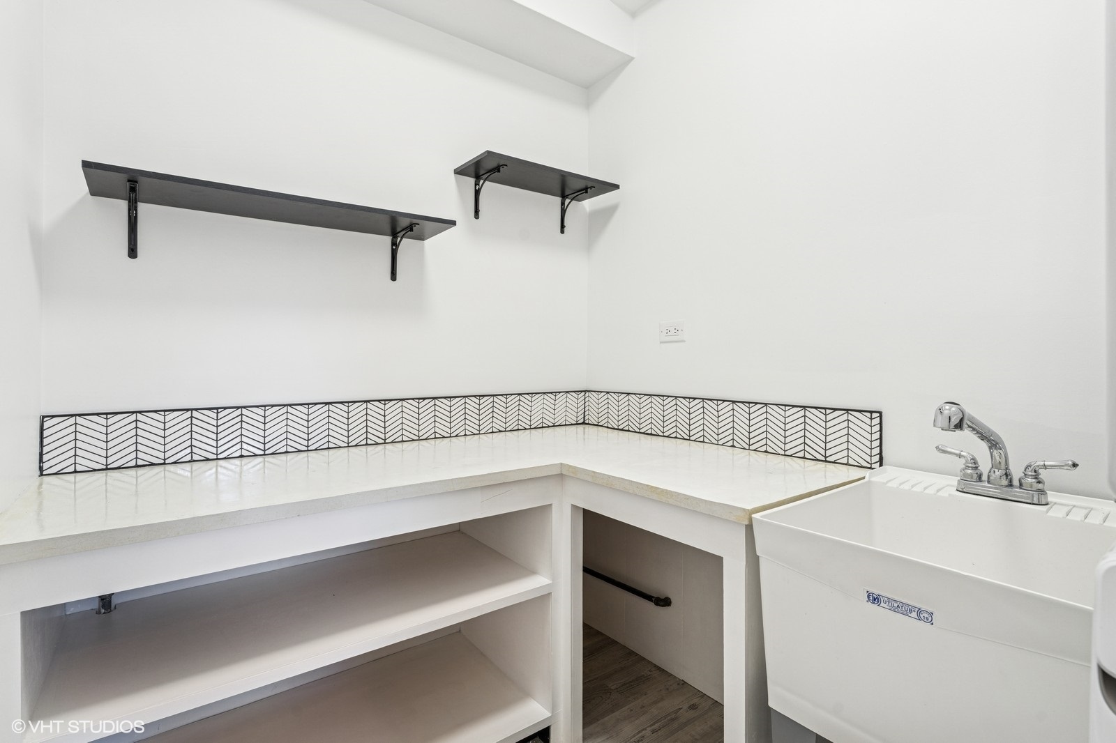 725 West Sheridan Road, Unit 302 Chicago, IL 60613 - Photo 16 of 21 Gallery Image 16