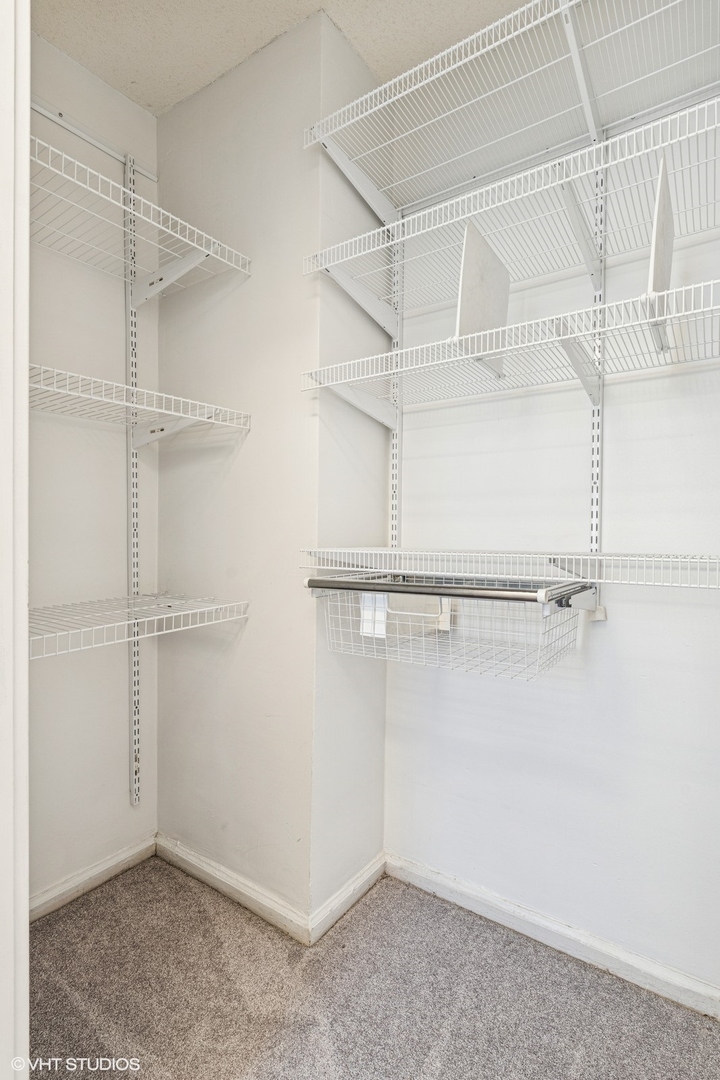 725 West Sheridan Road, Unit 302 Chicago, IL 60613 - Photo 20 of 21 Gallery Image 20