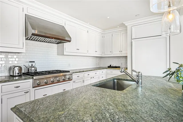 $20,000,000 | 1 Bluff Avenue, Unit 41, Westerly, RI 02891