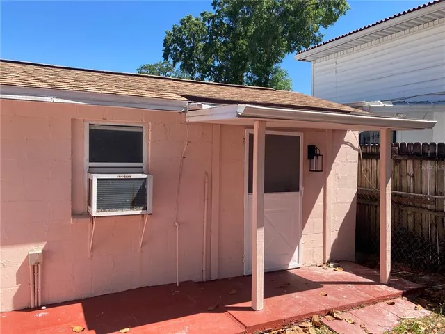 $999 | 3024 West Haya Street, Tampa, FL 33614