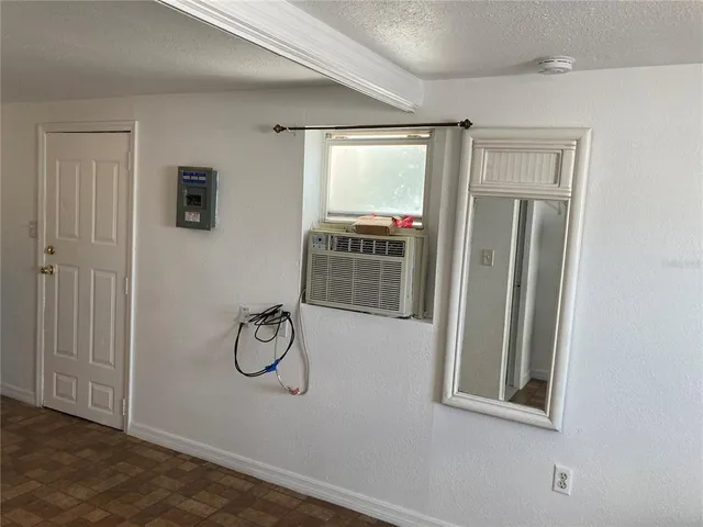 $999 | 3024 West Haya Street, Tampa, FL 33614