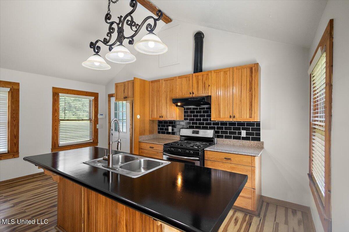 126 Parks Road Jackson, MS 39212 - Photo 16 of 39 Kitchen